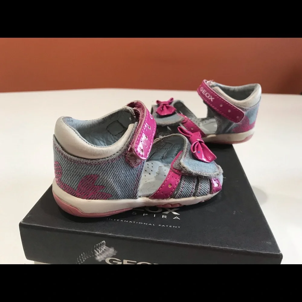 ☀️GEOX RESPIRA Girl’s Authentic Geox Denim/ Leather Sandals, 4.5